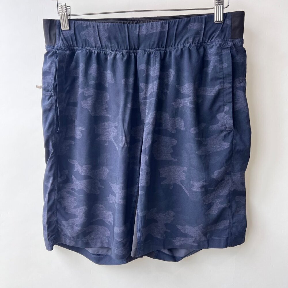 Lululemon Men blue camo lined shorts , Size L B169